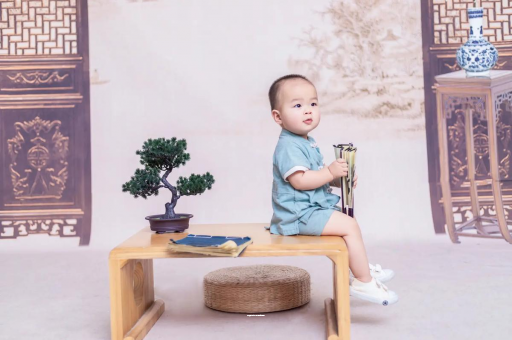分宜宝宝眼睛肿是什么原因